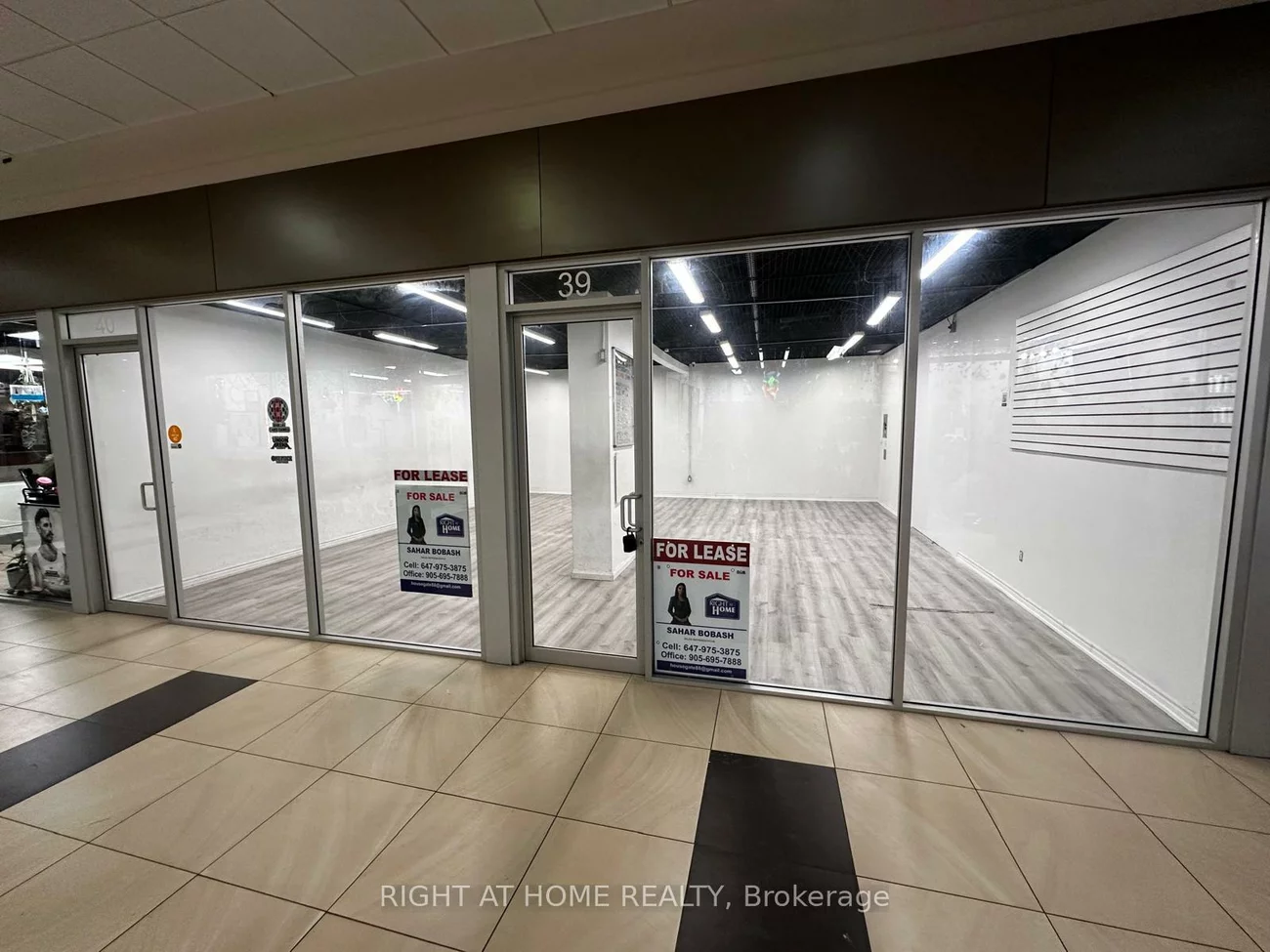 384, Yonge, Bay Street Corridor, Toronto