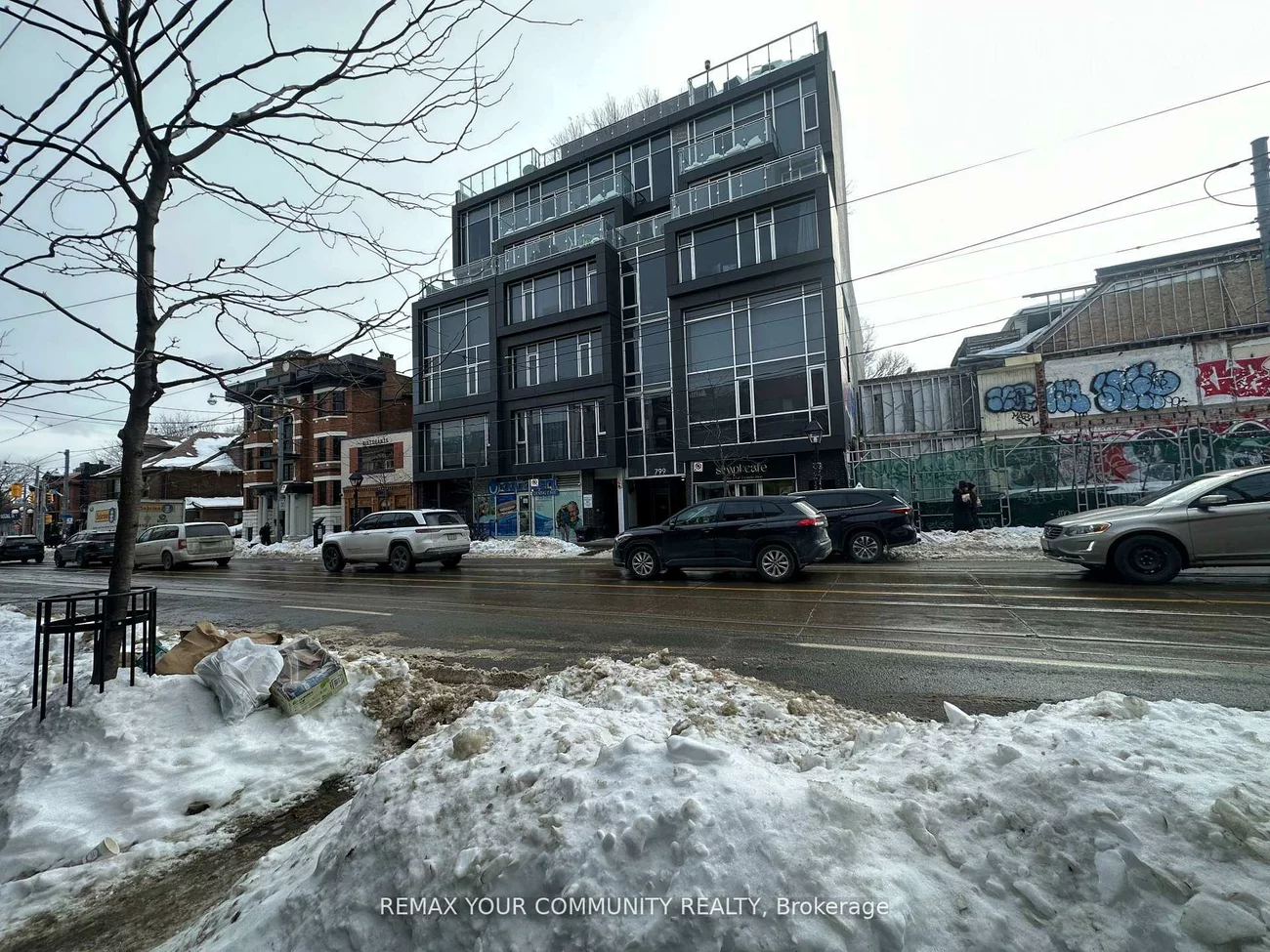 799, College, Trinity-Bellwoods, Toronto