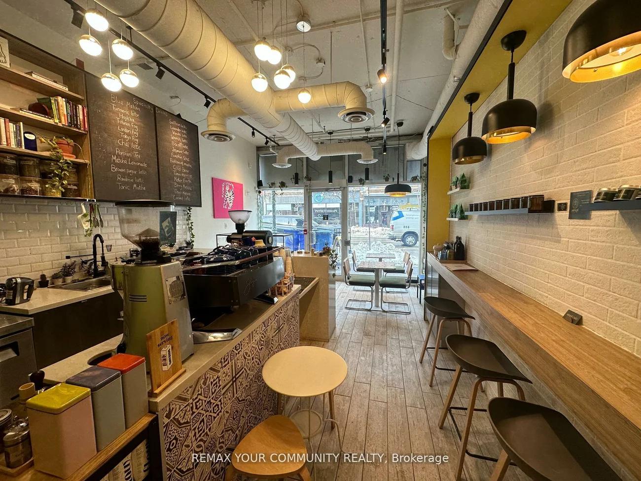 799, College, Trinity-Bellwoods, Toronto