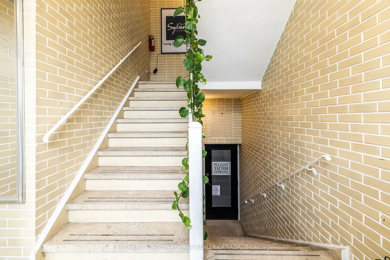 3310, Yonge, Lawrence Park North, Toronto