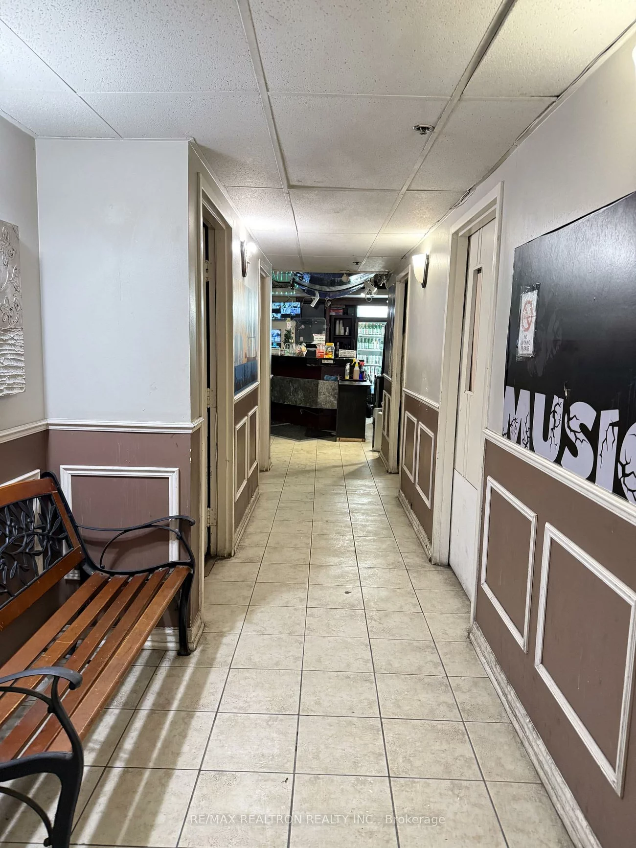 5521A, Yonge, Willowdale West, Toronto