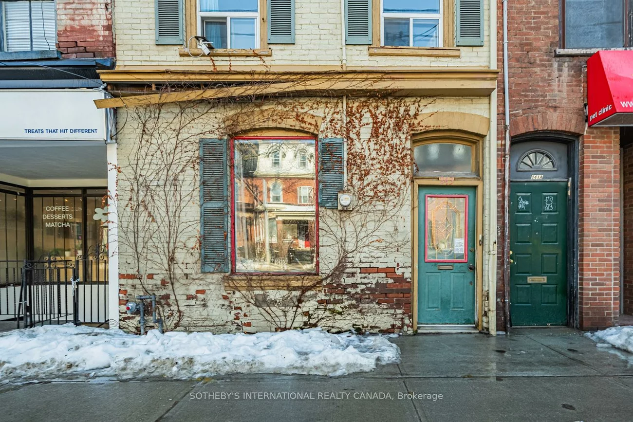 243, Gerrard, Moss Park, Toronto