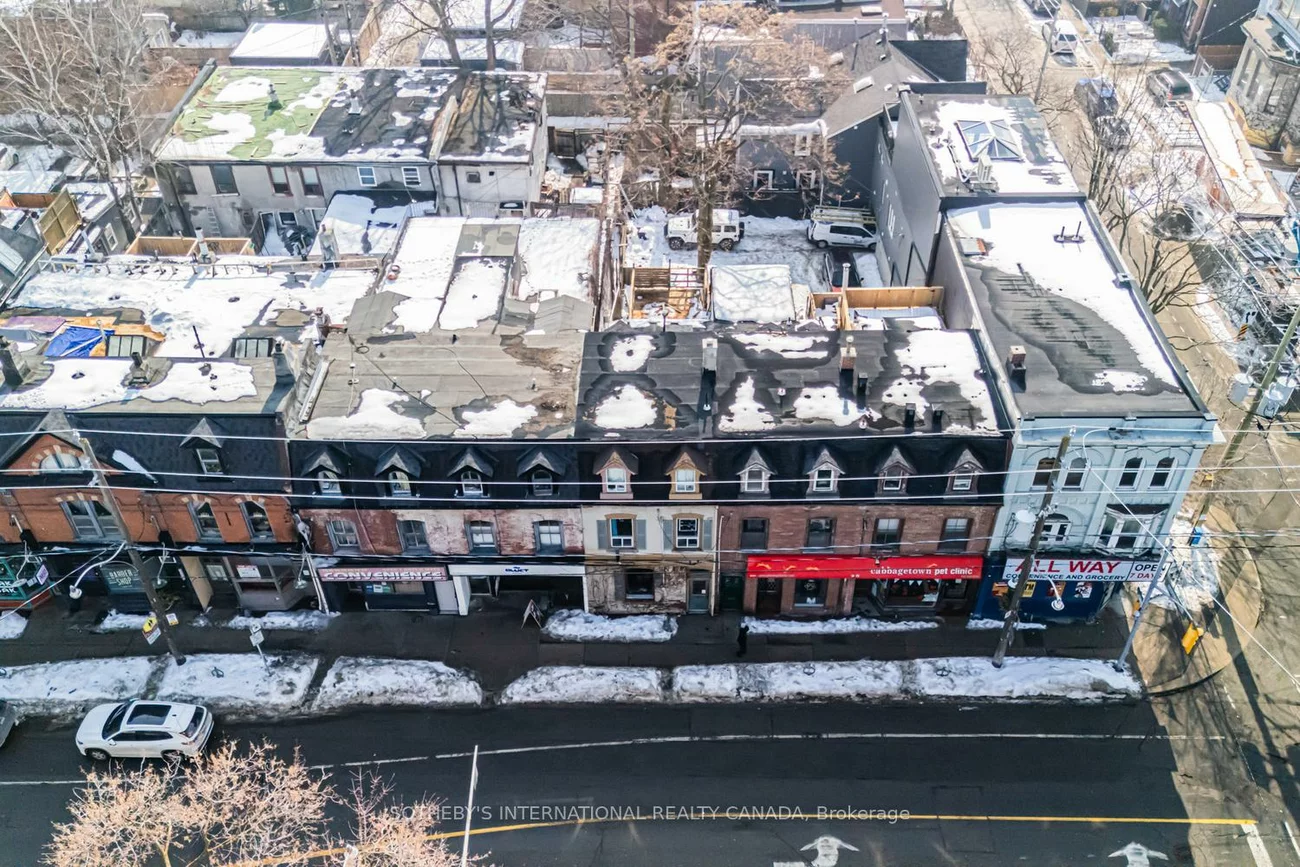 243, Gerrard, Moss Park, Toronto