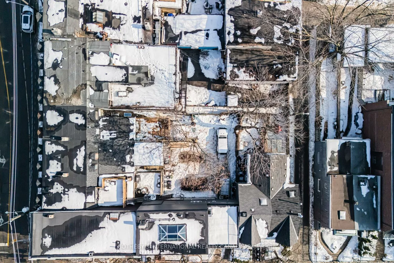 243, Gerrard, Moss Park, Toronto