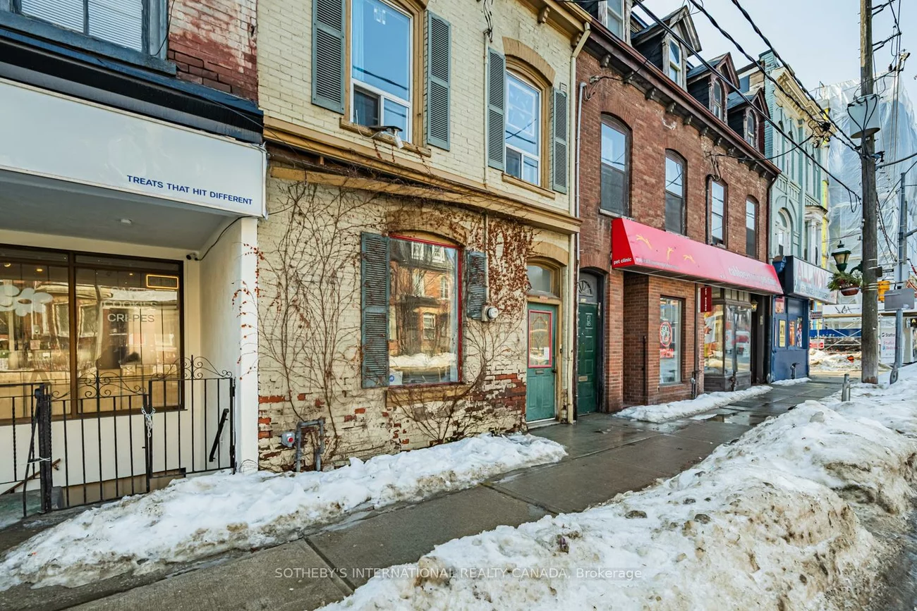 243, Gerrard, Moss Park, Toronto