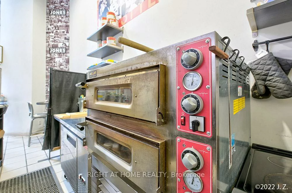 1033, Bay, Bay Street Corridor, Toronto