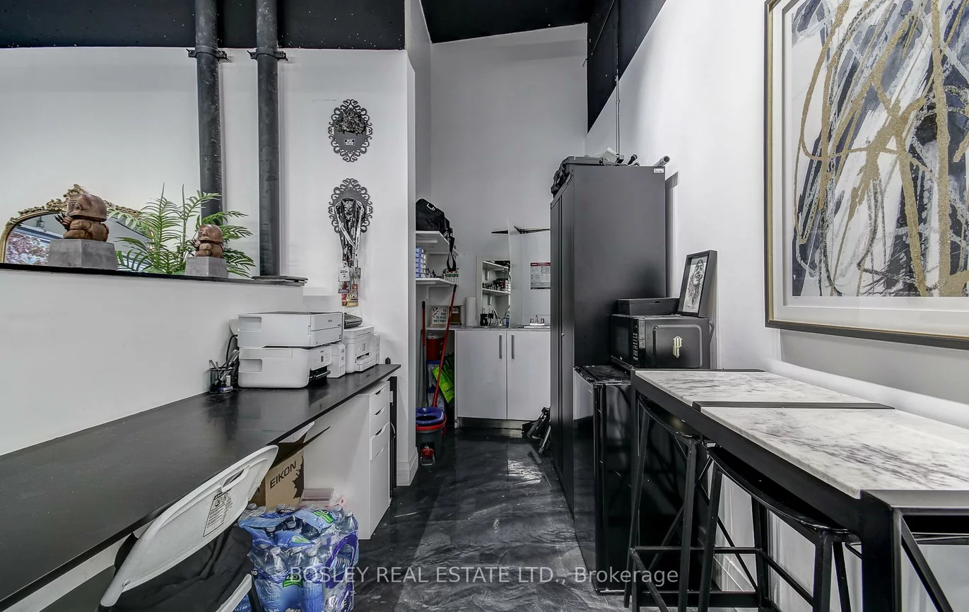 68, Abell, Little Portugal, Toronto