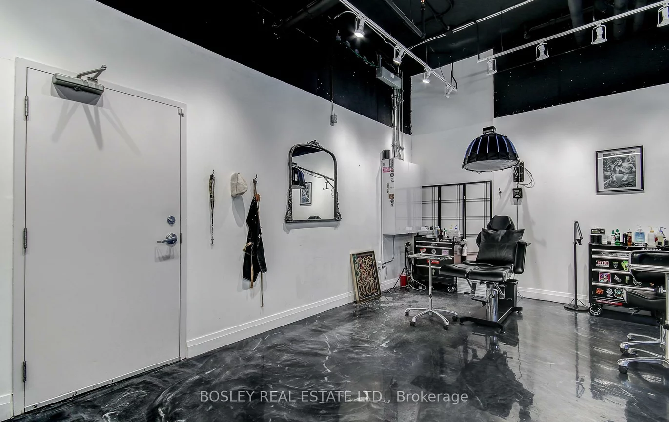 68, Abell, Little Portugal, Toronto