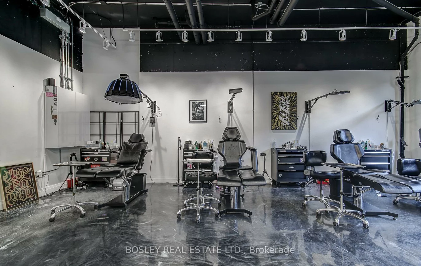 68, Abell, Little Portugal, Toronto