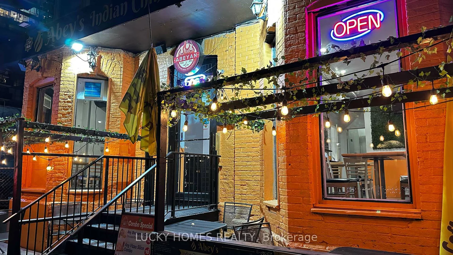 118, John, Waterfront Communities C1, Toronto