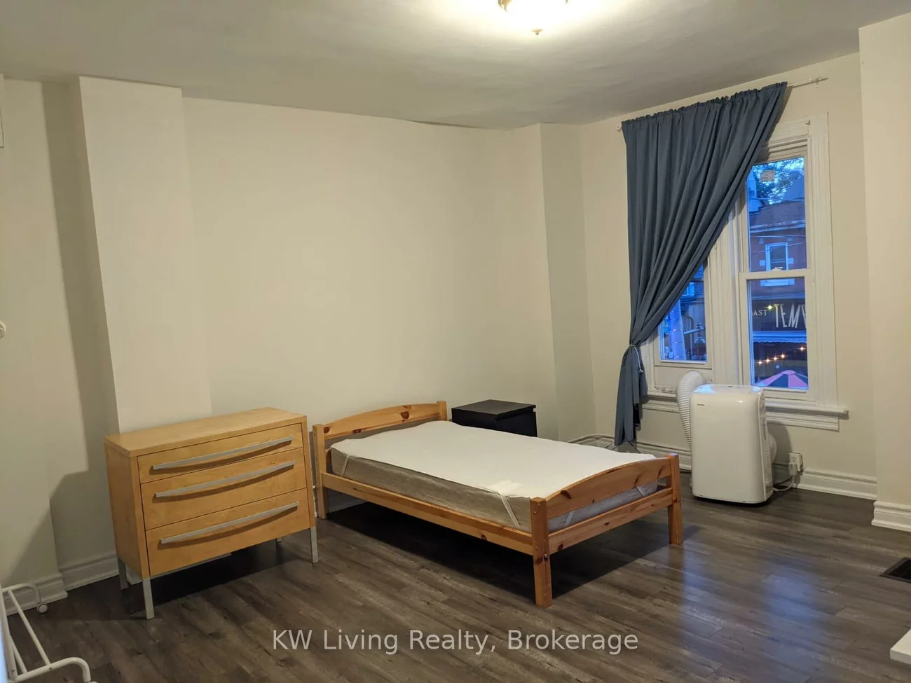 27, Kensington, Kensington-Chinatown, Toronto