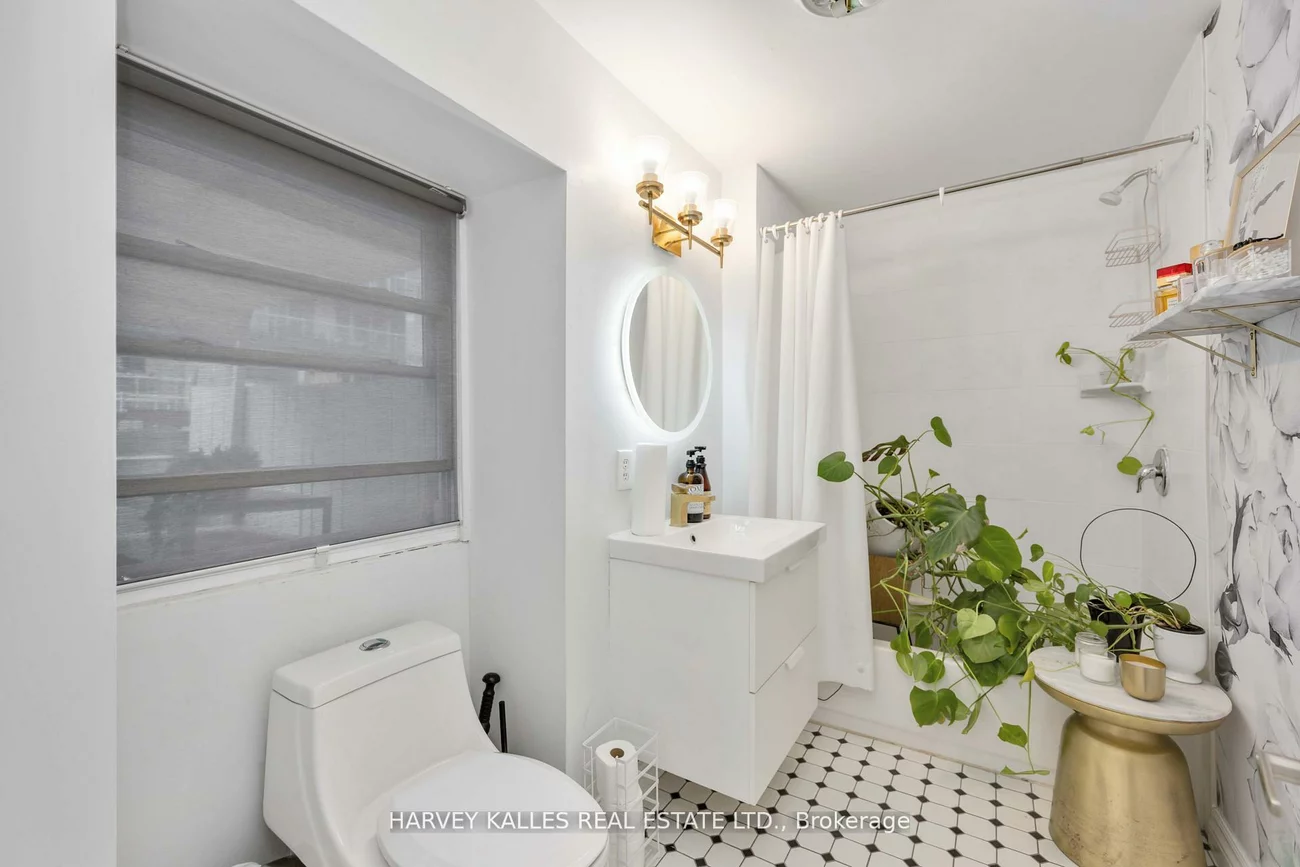 617, King, Waterfront Communities C1, Toronto