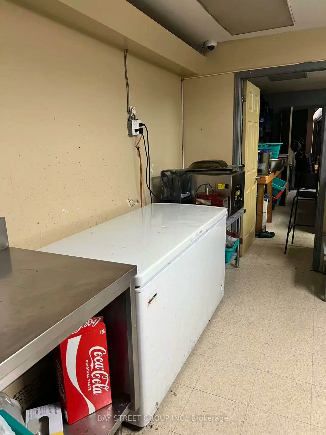 5588, Yonge, Willowdale West, Toronto