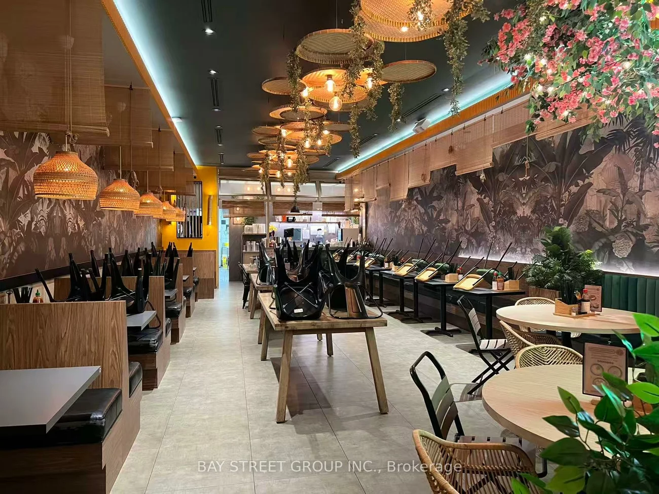 5588, Yonge, Willowdale West, Toronto