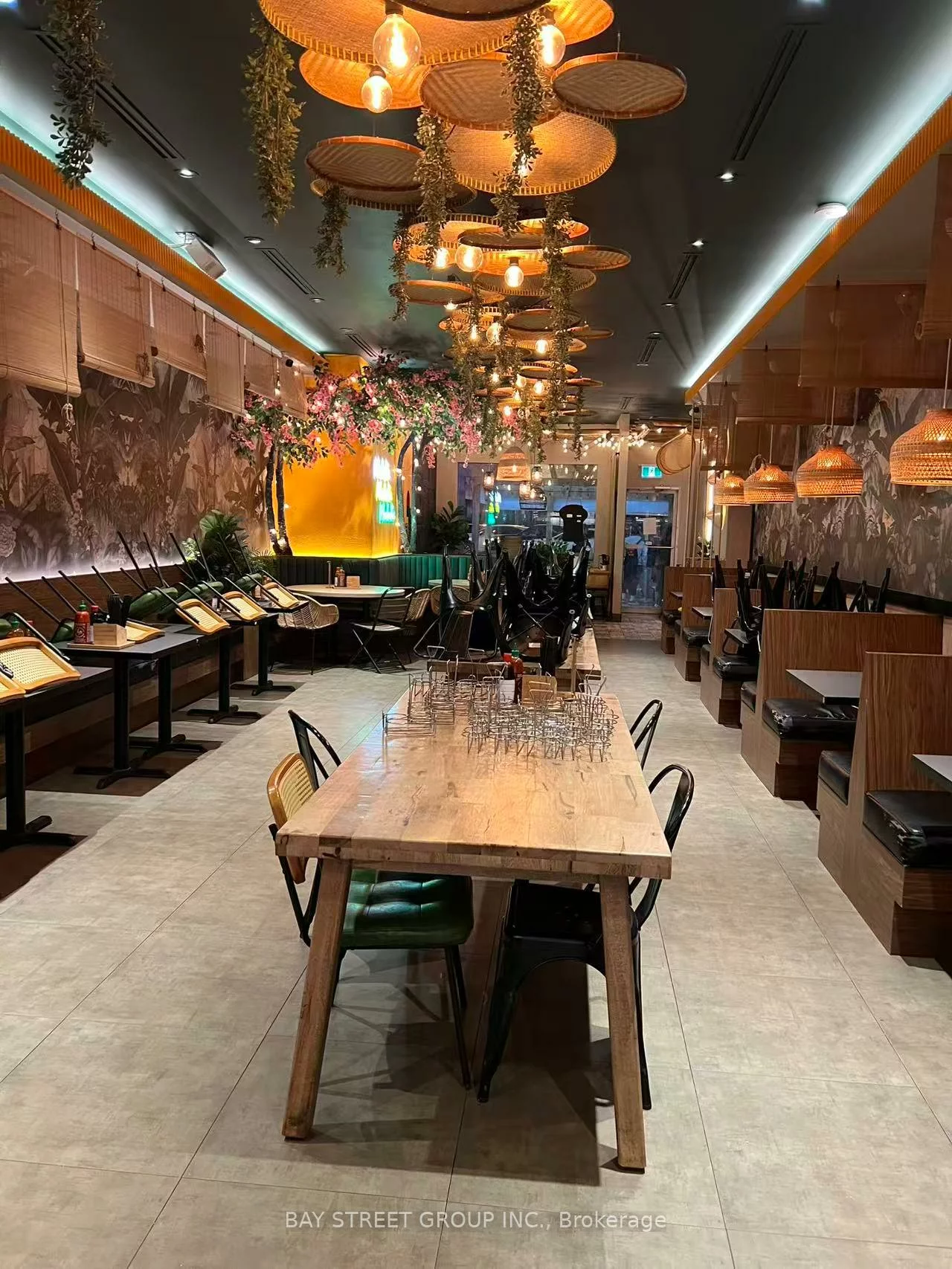 5588, Yonge, Willowdale West, Toronto