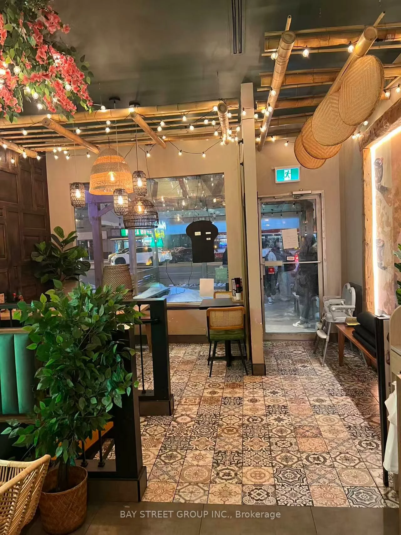 5588, Yonge, Willowdale West, Toronto