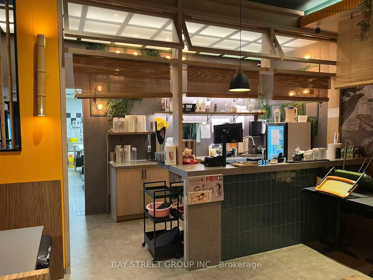 5588, Yonge, Willowdale West, Toronto