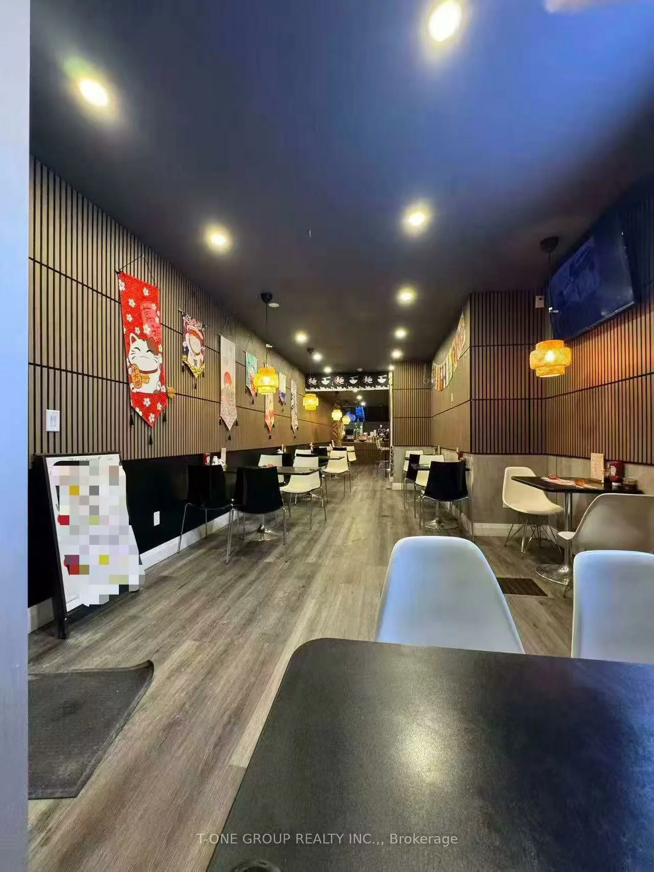 628, Yonge, Bay Street Corridor, Toronto