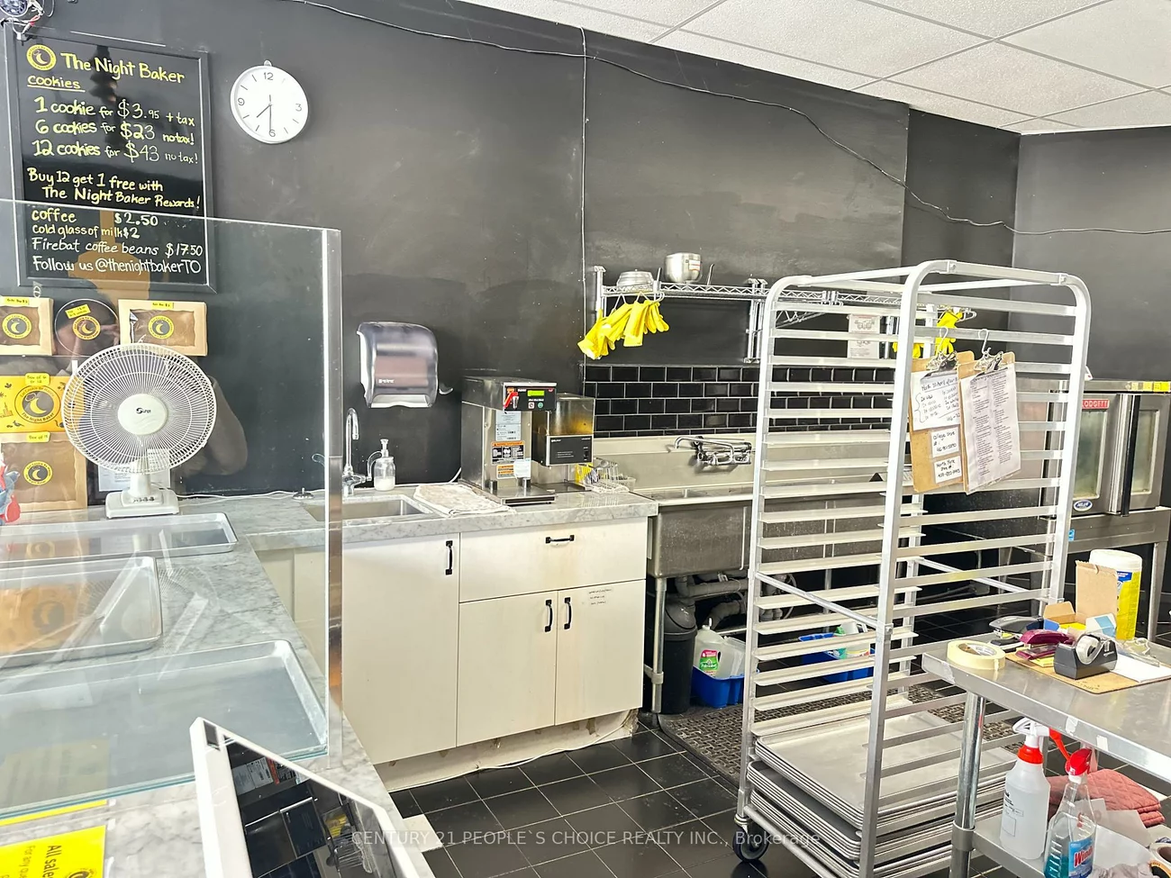 825, College, Trinity-Bellwoods, Toronto