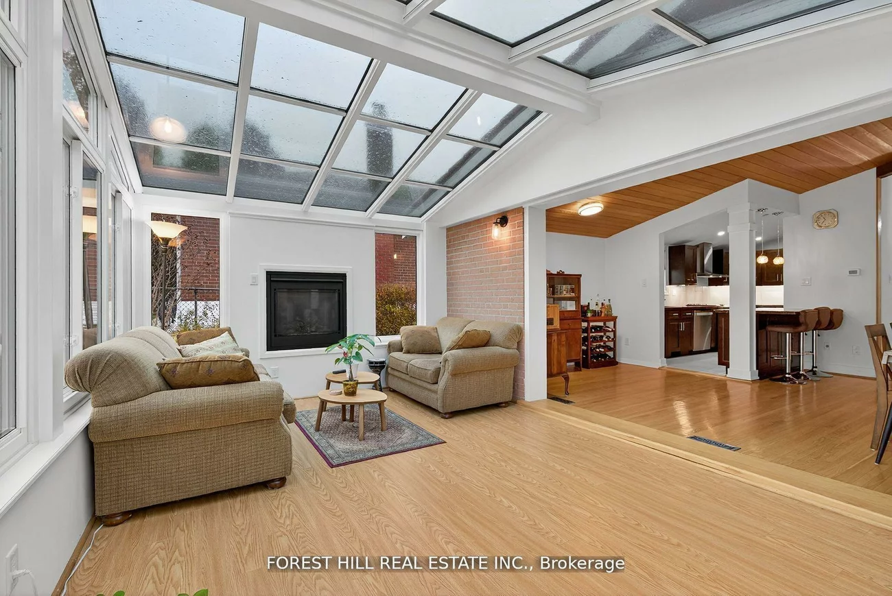 273, Sheppard, Lansing-Westgate, Toronto