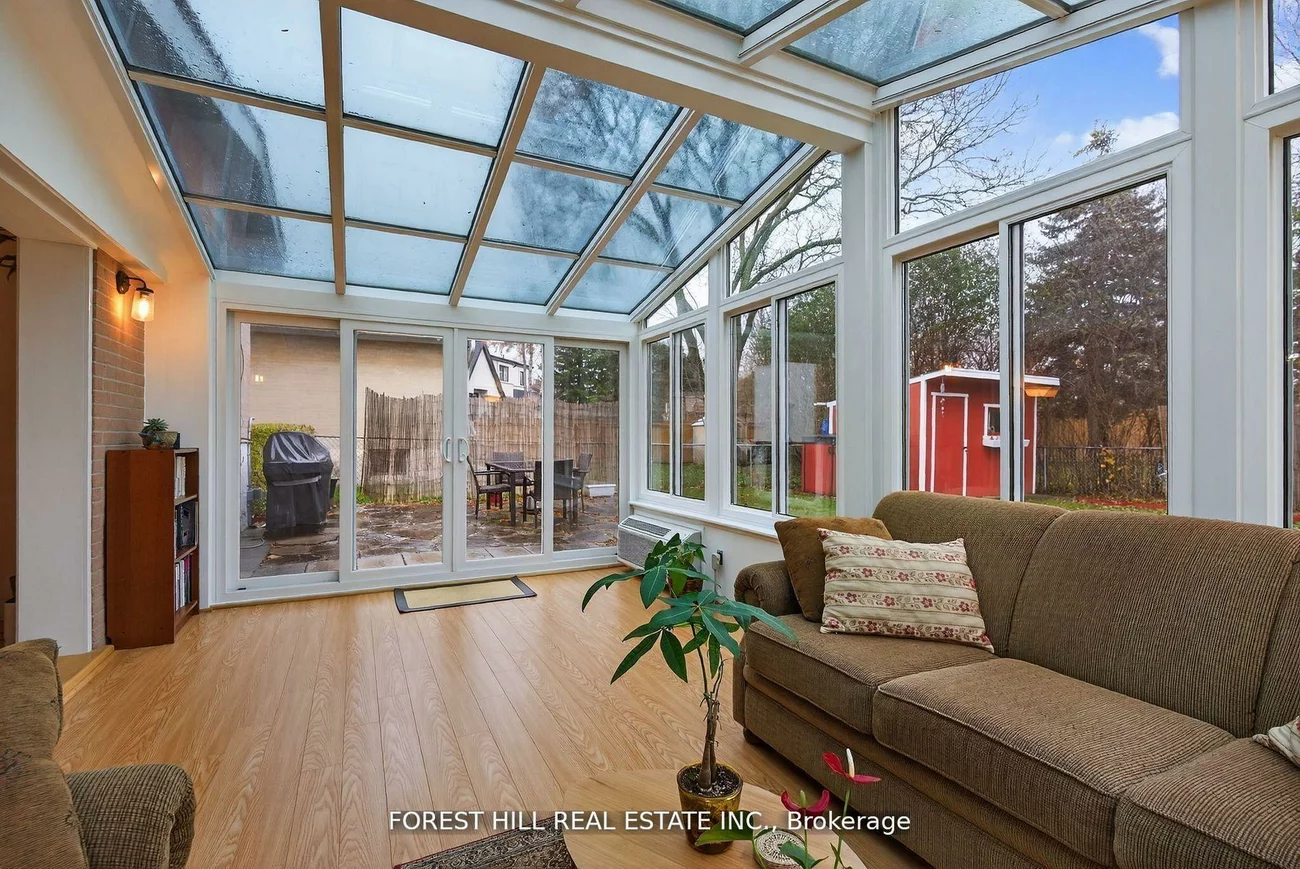 273, Sheppard, Lansing-Westgate, Toronto