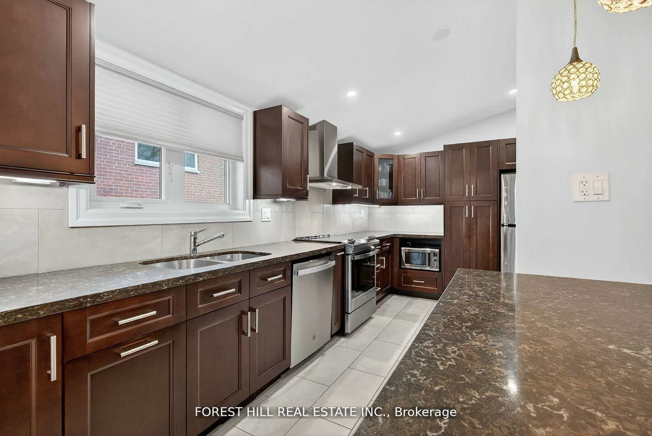 273, Sheppard, Lansing-Westgate, Toronto