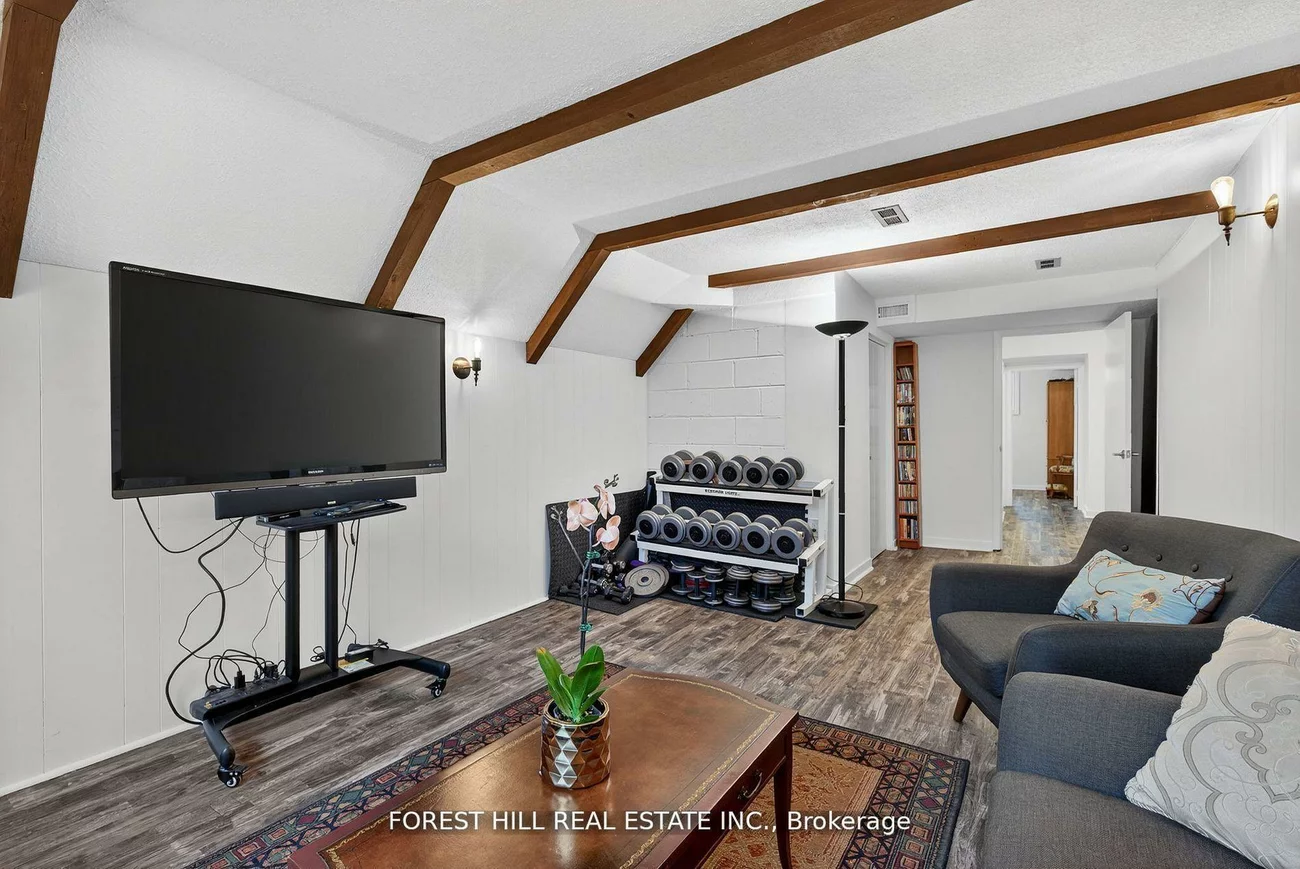 273, Sheppard, Lansing-Westgate, Toronto