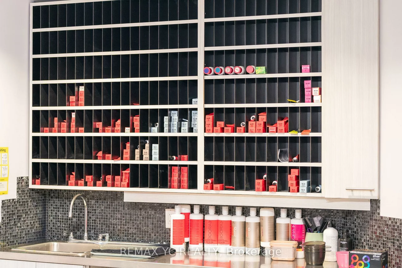 2409, Yonge, Mount Pleasant West, Toronto