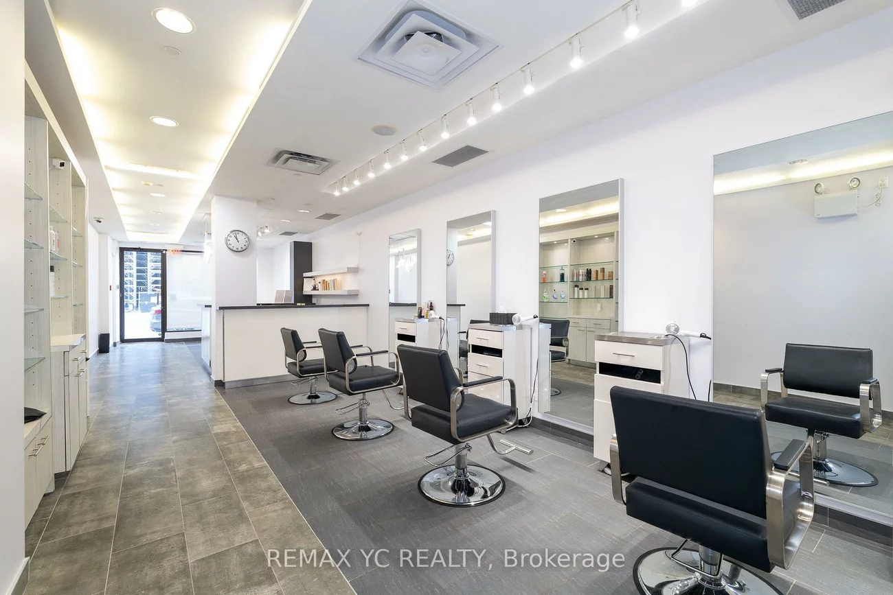 2409, Yonge, Mount Pleasant West, Toronto