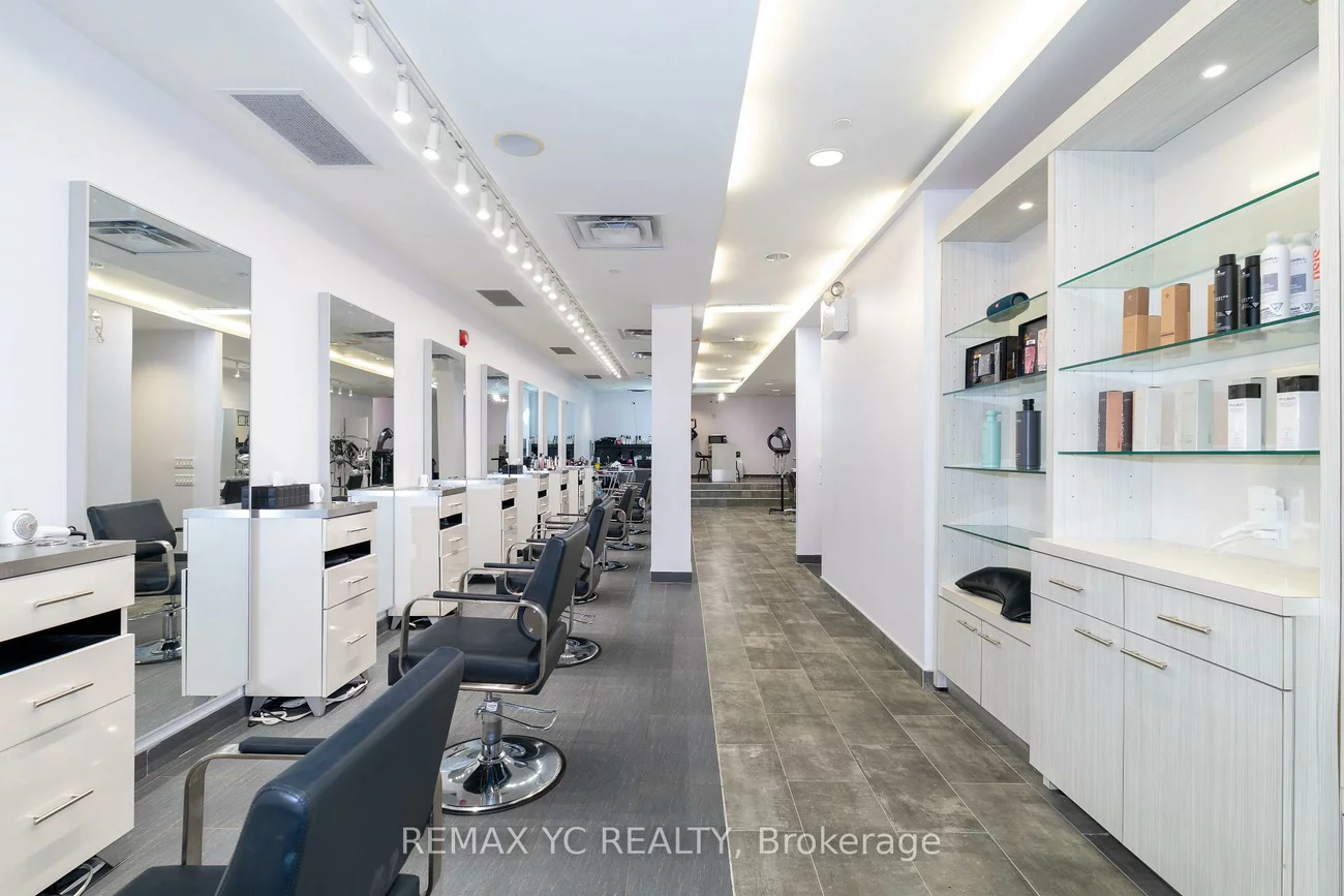 2409, Yonge, Mount Pleasant West, Toronto