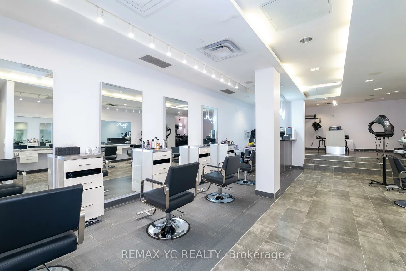 2409, Yonge, Mount Pleasant West, Toronto