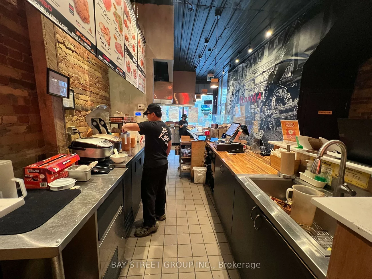 692, Yonge, Bay Street Corridor, Toronto