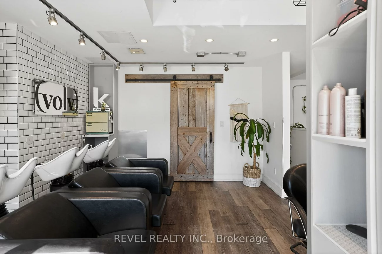 40, Fort York, Waterfront Communities C1, Toronto