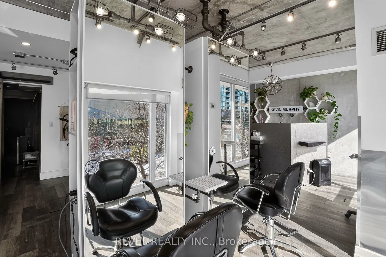 40, Fort York, Waterfront Communities C1, Toronto