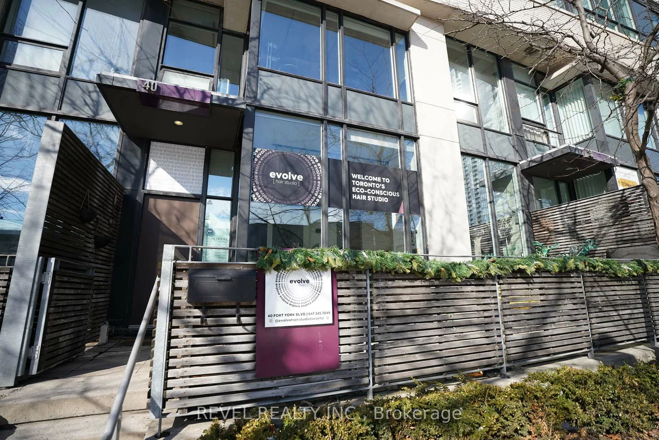 40, Fort York, Waterfront Communities C1, Toronto