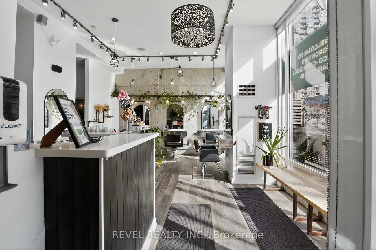 40, Fort York, Waterfront Communities C1, Toronto