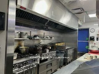 1184, Queen, Little Portugal, Toronto