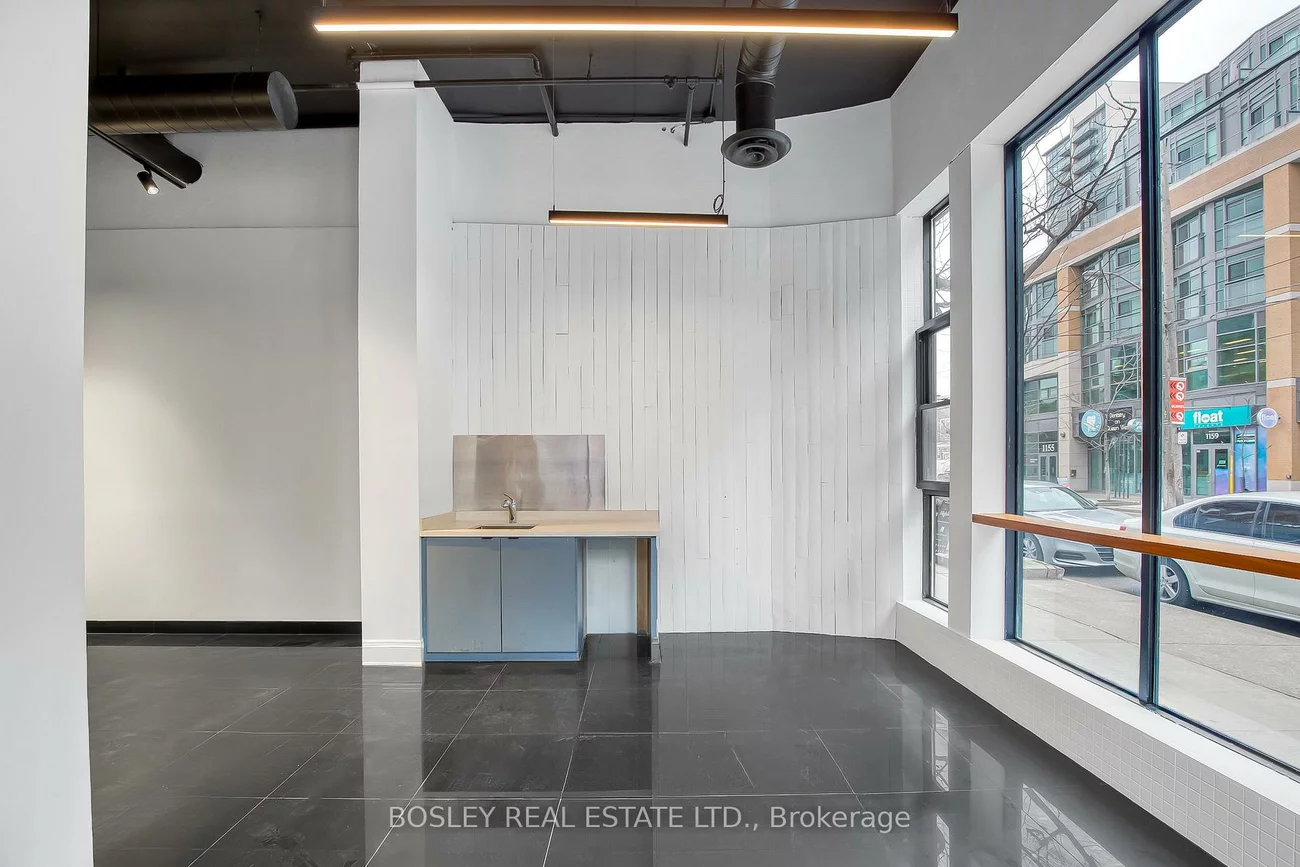 1184, Queen, Little Portugal, Toronto