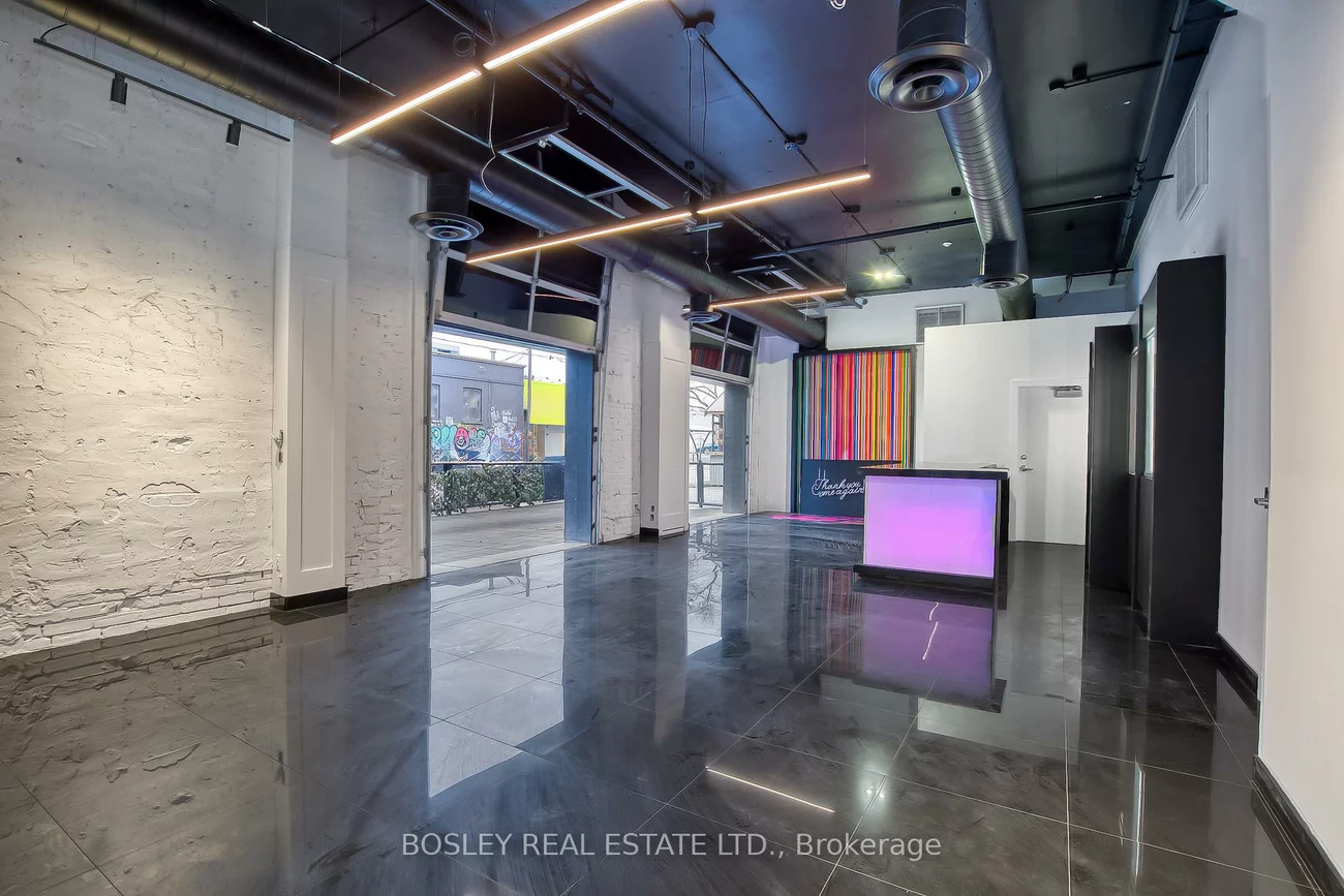 1184, Queen, Little Portugal, Toronto