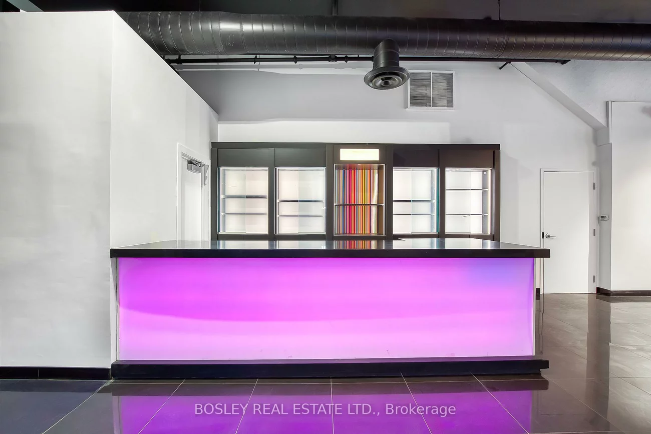 1184, Queen, Little Portugal, Toronto