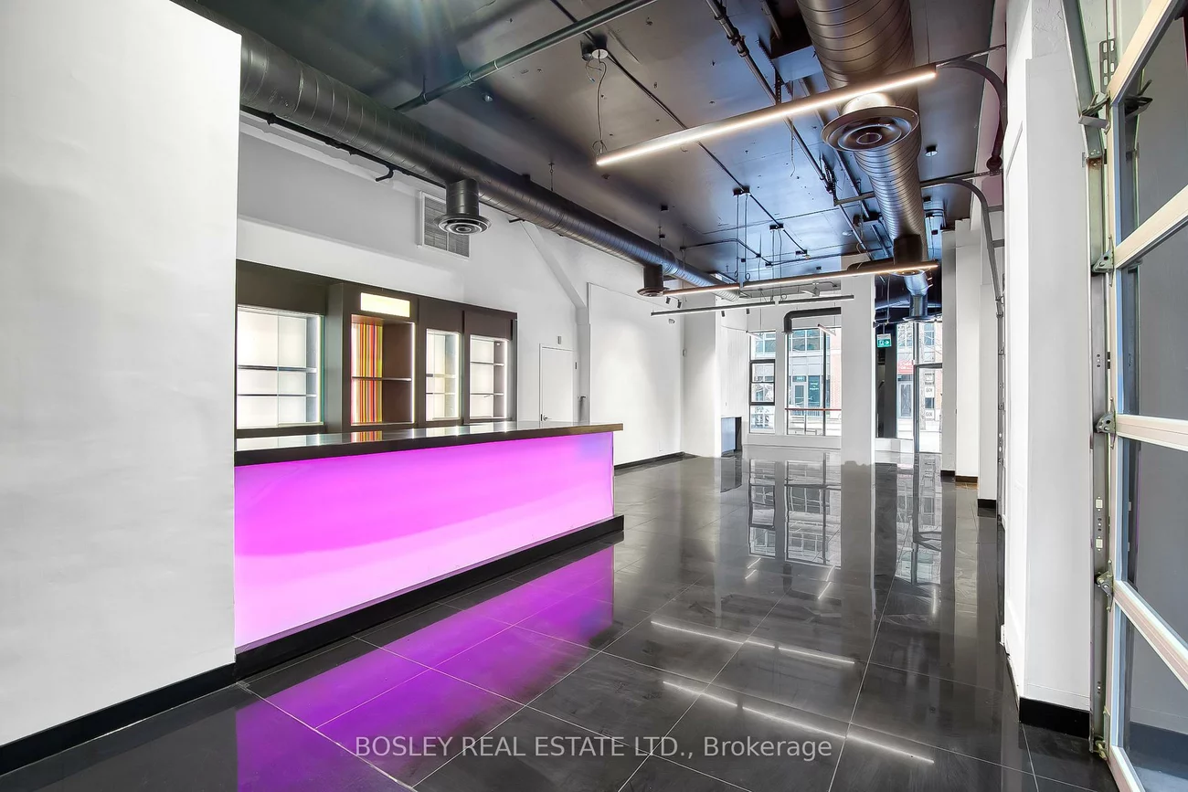 1184, Queen, Little Portugal, Toronto