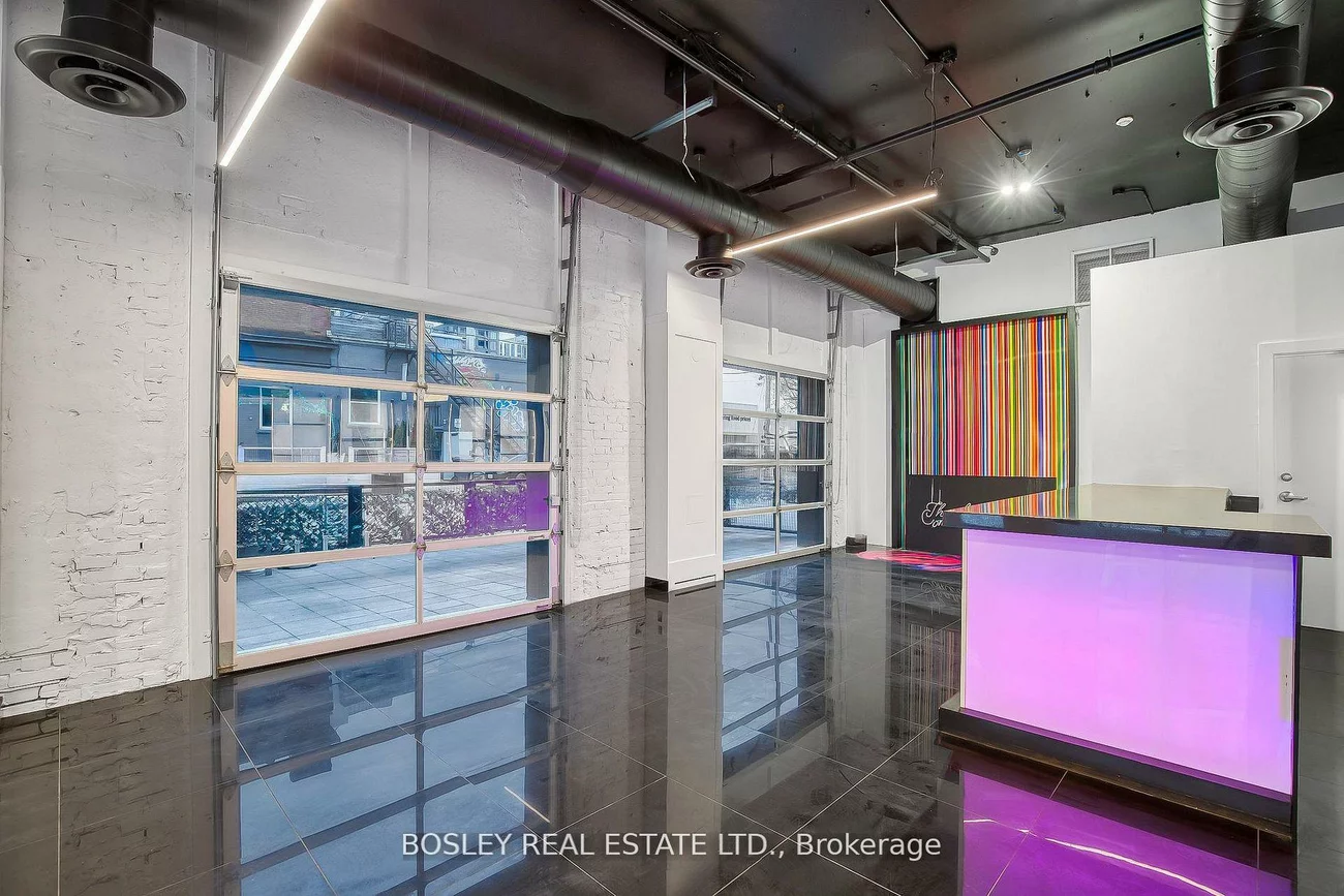 1184, Queen, Little Portugal, Toronto