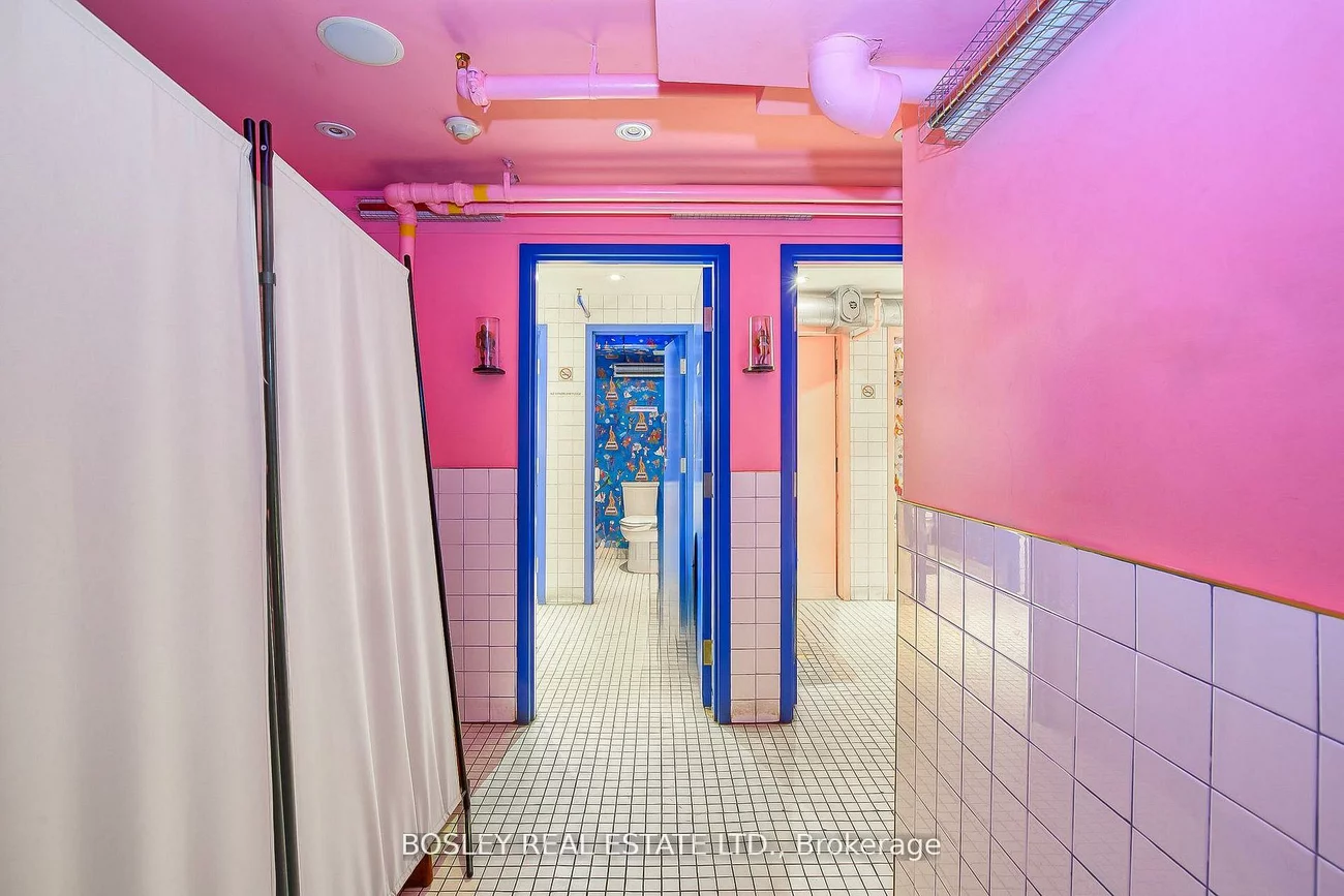 1184, Queen, Little Portugal, Toronto