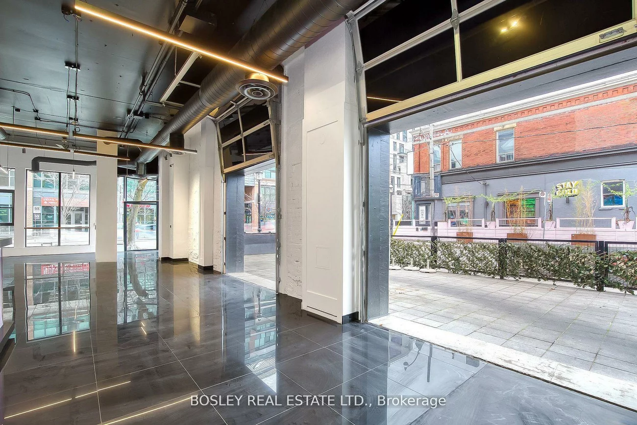 1184, Queen, Little Portugal, Toronto