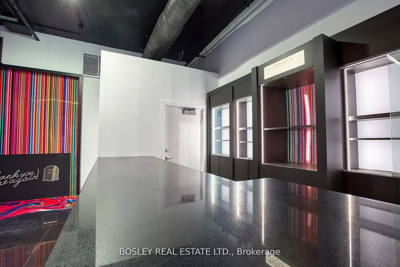 1184, Queen, Little Portugal, Toronto