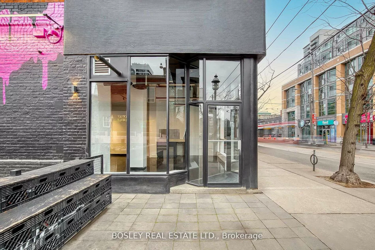 1184, Queen, Little Portugal, Toronto