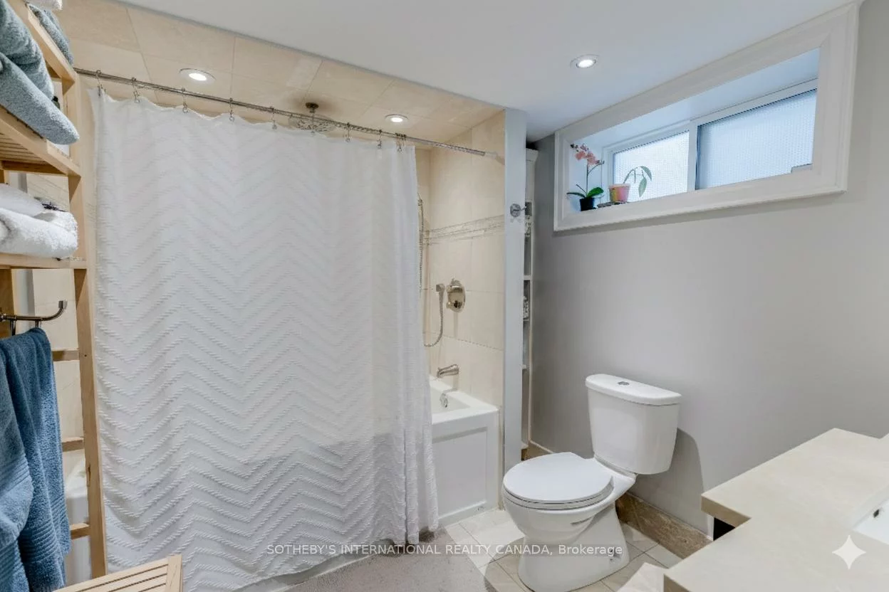 412, Wellesley, Cabbagetown-South St. James Town, Toronto