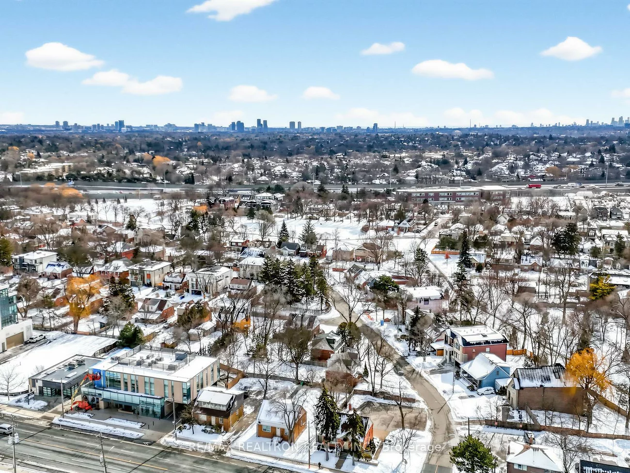 135, Sheppard, Willowdale East, Toronto