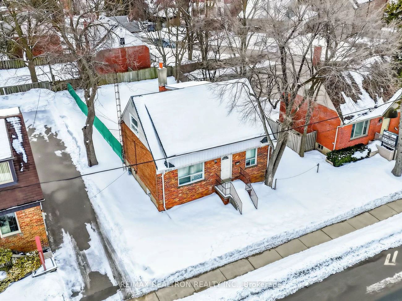 135, Sheppard, Willowdale East, Toronto