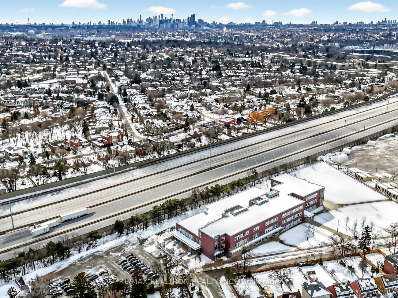 135, Sheppard, Willowdale East, Toronto